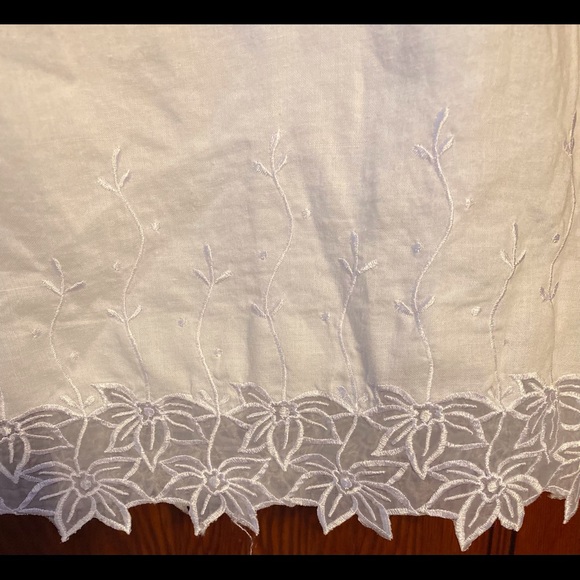 back button closure blouse - Picture 6 of 7